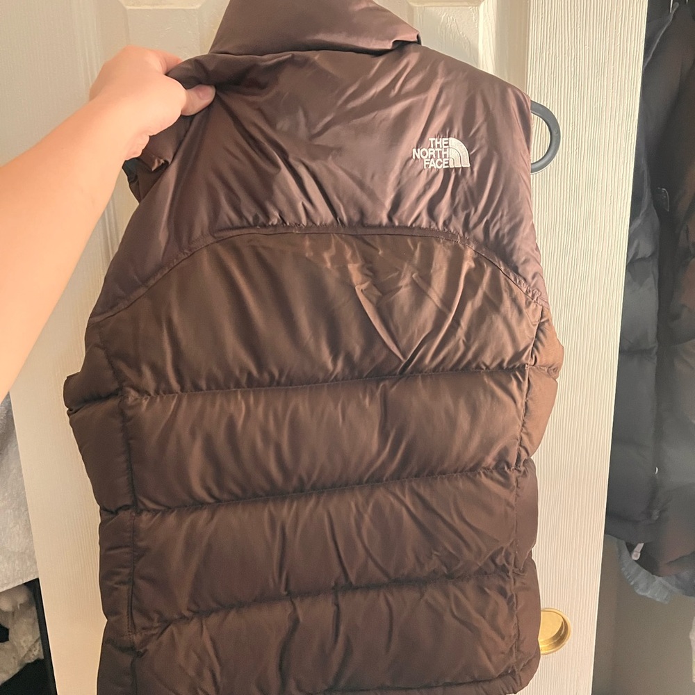 The North Face Women's 1996 Retro Nuptse 700 Chocolate Brown Puffer Vest - Picture 5 of 6